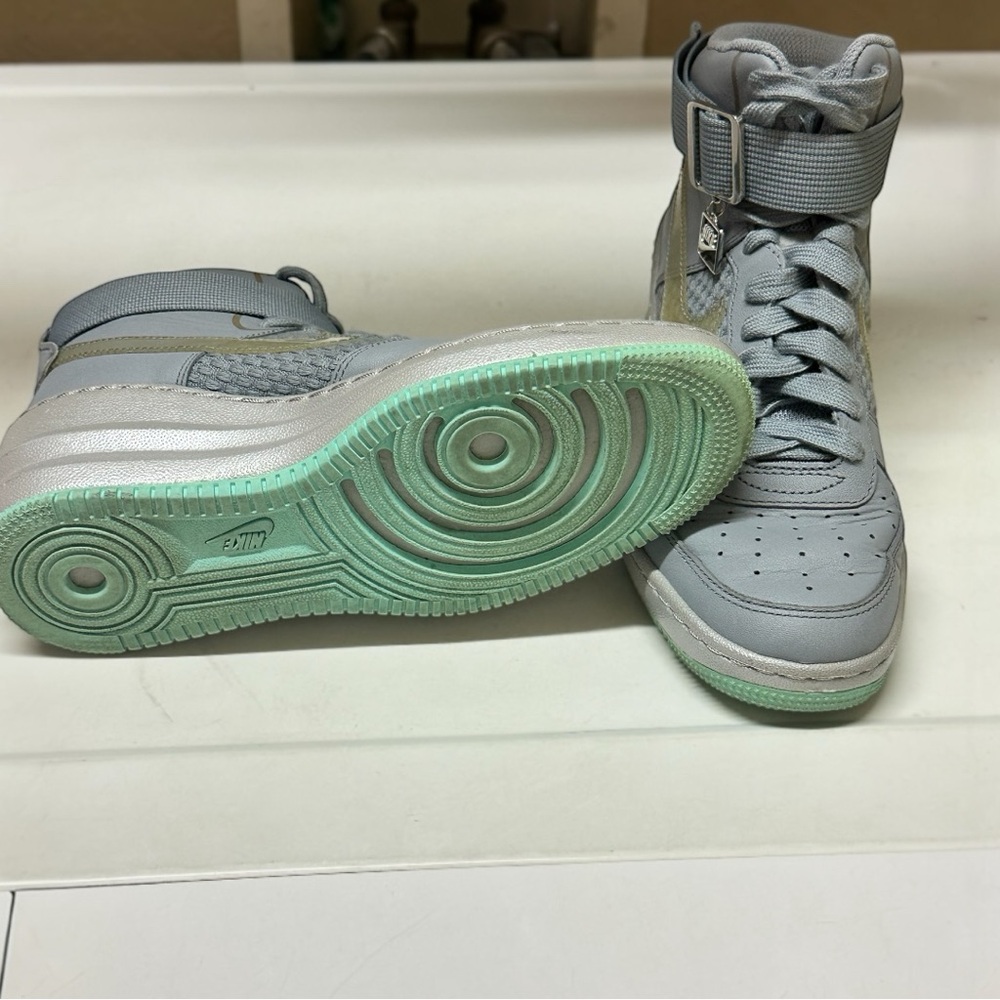 Kids High-Top Sneakers - Gray and Green